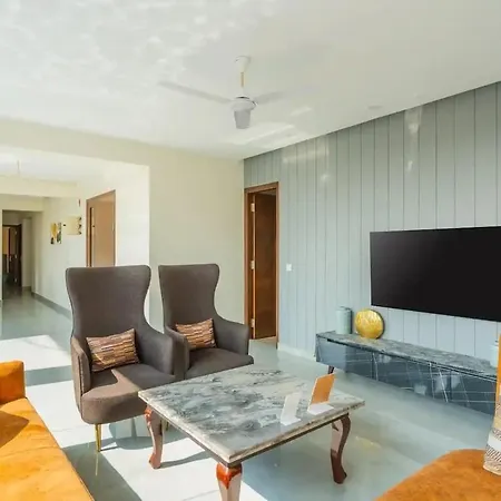 4Bhk Pvt Pool Mountain View Apartment Candolim Luxfort